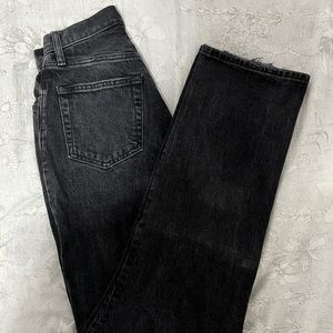[SOLD] Abercrombie Curve Love Ultra High Rise 90s Straight Jean | Size 26 R